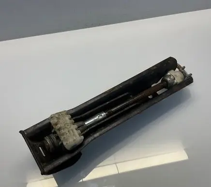 Mercedes-Benz E W211 Lift Jack A2115830215 2115830215