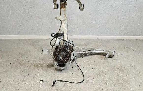 Mercedes-Benz GLE (W166 - C292) Front wheel hub spindle knuckle A1663300920 A1663340206