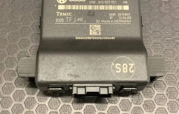 Volkswagen Touran I Gateway control module 1K0907530F 1K0907951