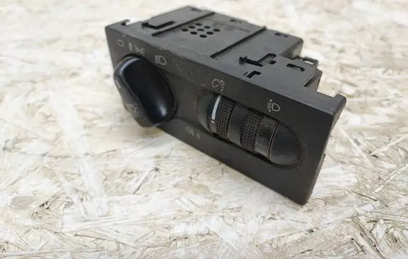 Volkswagen Golf III Light switch 1H6941531N 04050504