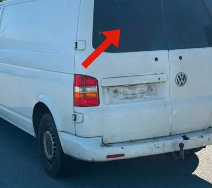 Volkswagen Transporter - Caravelle T5 Loading door trunk window/glass 7H1845501K