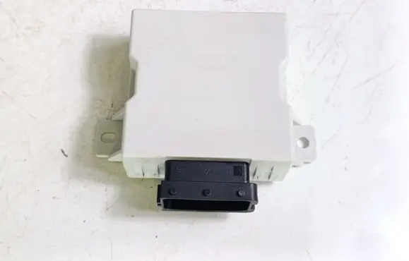 Toyota Avensis T250 Window wiper relay 150696