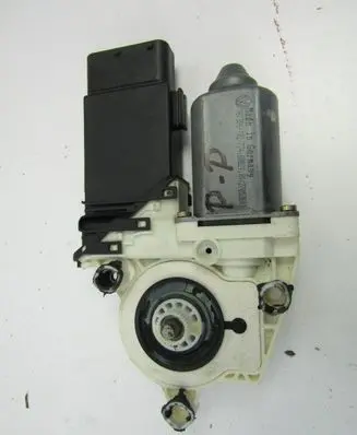Volkswagen Golf IV Front door window regulator motor 1C1959802A
