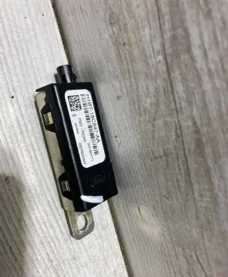 Ford Fiesta Antenna control unit H1BT-18C847-AA