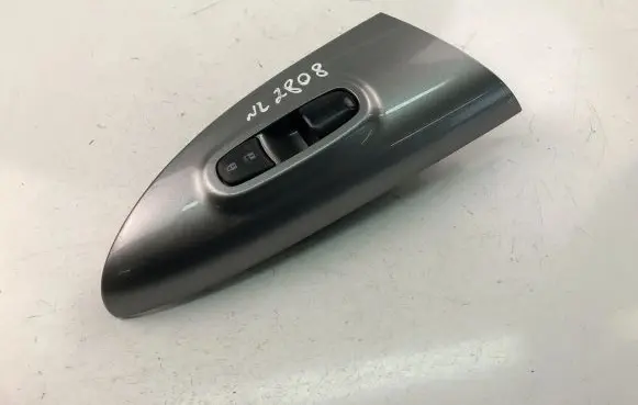 Nissan Juke I F15 Electric window control switch 254111KA5A