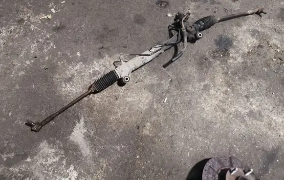 Suzuki Grand Vitara II Steering rack