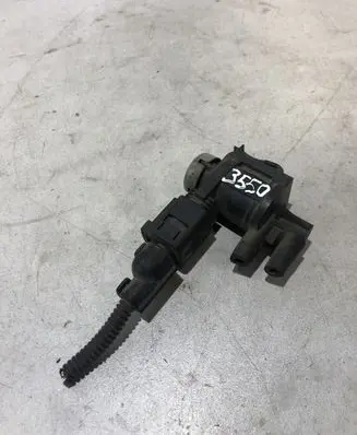 Audi A4 S4 B7 8E 8H Turbo solenoid valve 1J0906283C