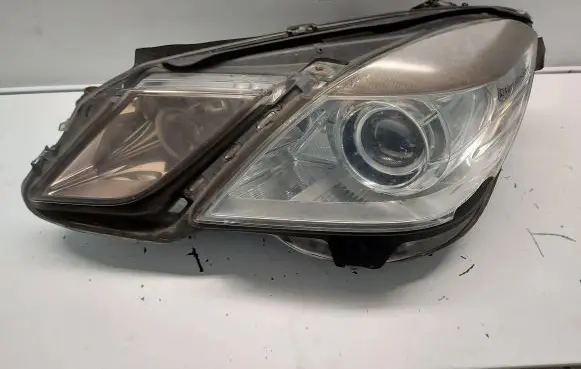 Mercedes-Benz E W212 Headlight/headlamp A2128205761