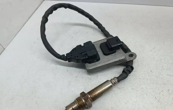 Mercedes-Benz E W212 Lambda probe sensor A0009055612 19032528201 0009055612