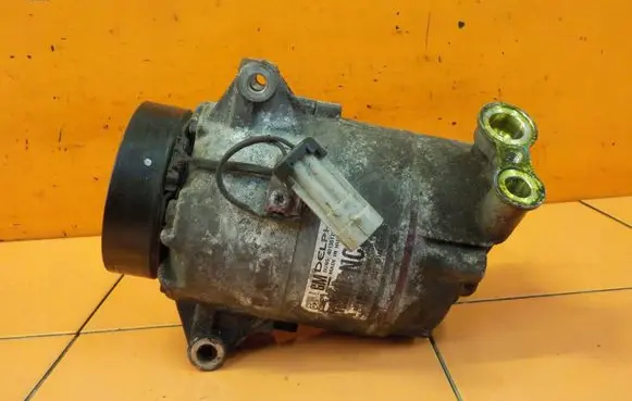 Opel Zafira B Air conditioning (A/C) compressor (pump) 13432838