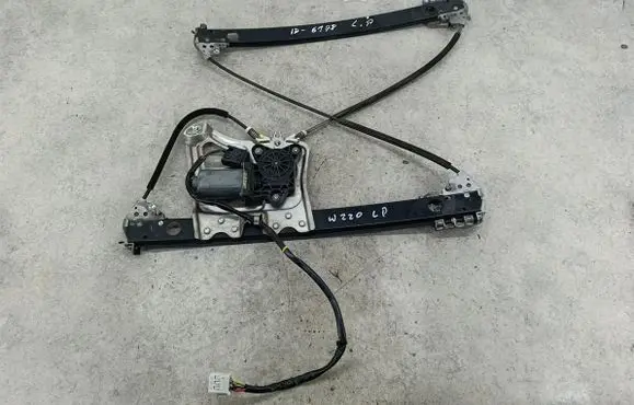 Mercedes-Benz S W220 Front door window regulator with motor A2207200346