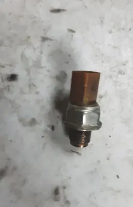 Audi A4 S4 B8 8K Fuel pressure sensor 03L906054
