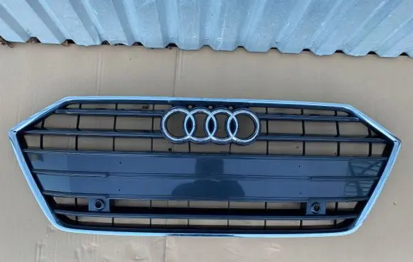 Audi A7 S7 4K8 Front bumper upper radiator grill