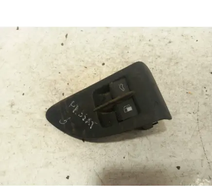 Volkswagen PASSAT B5 Fuel tank opening switch 1j0959833a