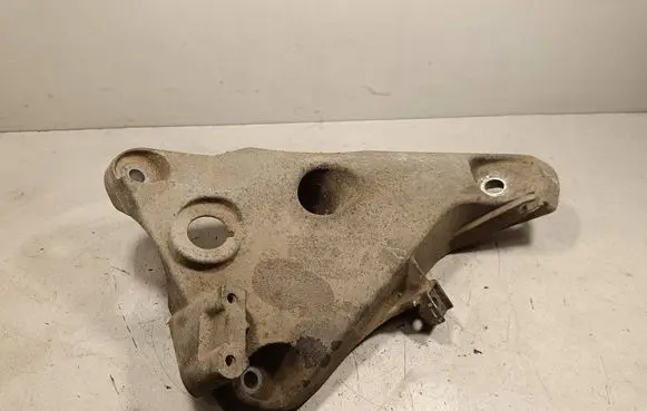 BMW X5 E70 Engine mounting bracket 68572910