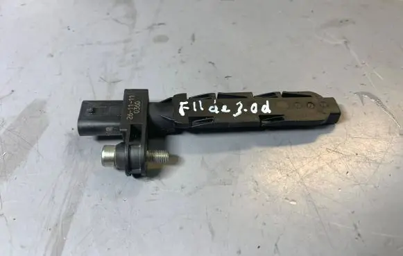 BMW 5 F10 F11 Crankshaft position sensor 7806782 13627806782