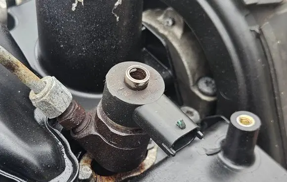 Fuel injector