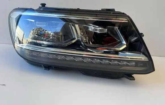 Volkswagen Tiguan Headlight/headlamp 5NB941036D