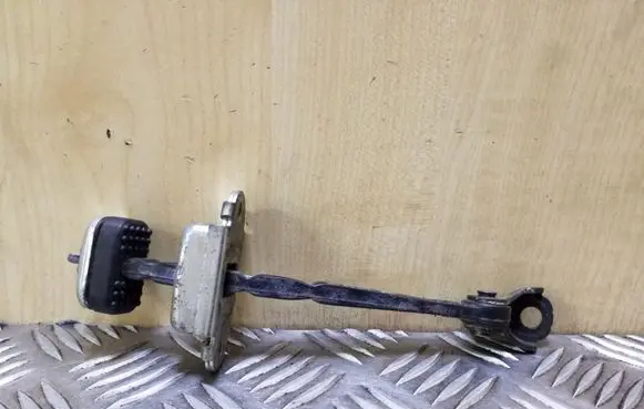 Honda CR-V Rear door check strap stopper
