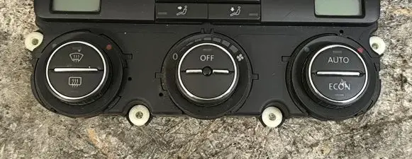Volkswagen Touran I Climate control unit