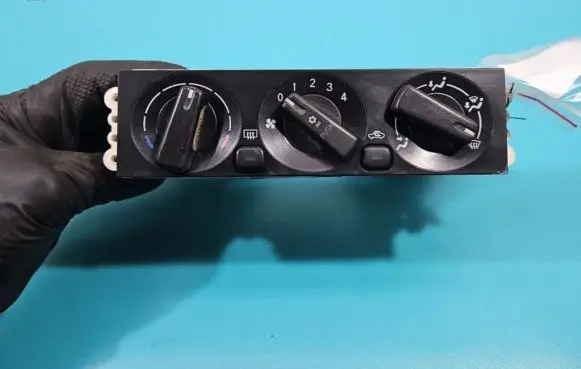 Mitsubishi Pajero Pinin Climate control/heater control trim E32PB393 IMPRK1370306