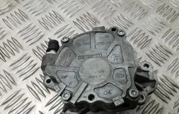 Volkswagen PASSAT B7 Vacuum pump 03L145100F