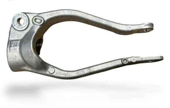 BMW 7 G70 Lower shock absorber bracket 6898315 31126898315