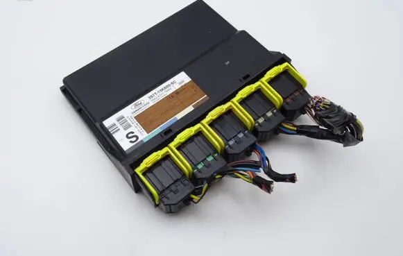 Ford Mondeo Mk III Comfort/convenience module 3S7T-15K600-SC 3S7T15K600SC