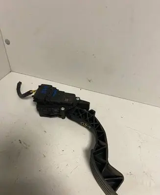Volvo V50 Accelerator throttle pedal 4M519F836AH