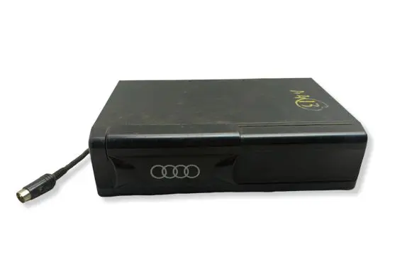 Audi A4 S4 B5 8D CD/DVD changer AUZ8ZAT0714015 T0714015A 104010