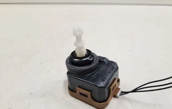 Ford Focus C-MAX Headlight level adjustment motor 007878 00787808