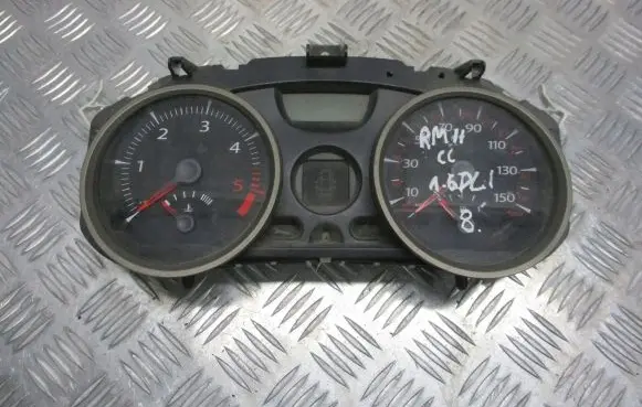 Renault Megane II Speedometer (instrument cluster) 8200720310