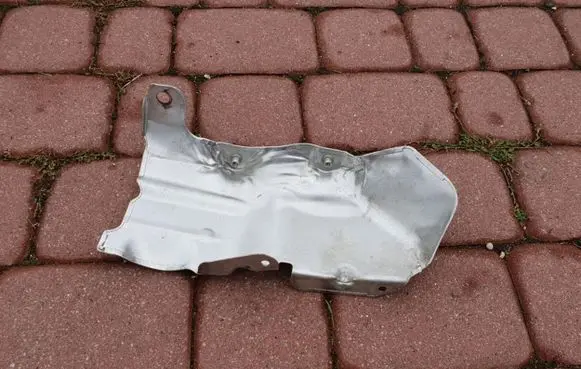 Opel Astra K Heat shield in engine bay 