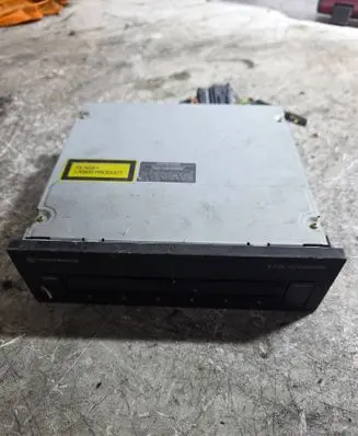 Volkswagen Golf V CD/DVD changer 1K0035110