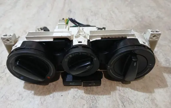 Volkswagen Golf IV Climate control unit 1J0820045F