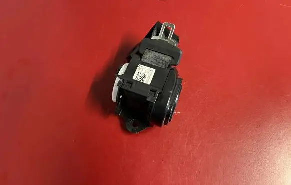 BMW X1 U11 Rear seatbelt 6959474 s3695947404