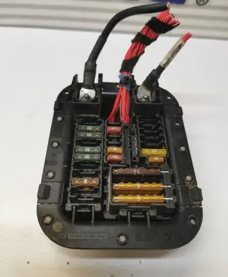 Mercedes-Benz C W205 Fuse module A2225403150 903953 1614052060