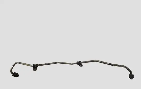 Volkswagen PASSAT B6 Fuel injector supply line/pipe