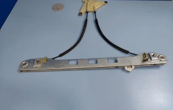 Renault Master III Front window lifting mechanism without motor 807210008R