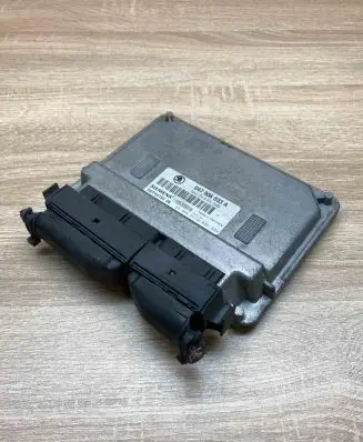 Skoda Octavia Mk1 (1U) Engine control unit/module ECU 047906033A 5WP44193