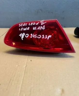 Seat Leon (1P) Rear/tail lights 1P0945093F