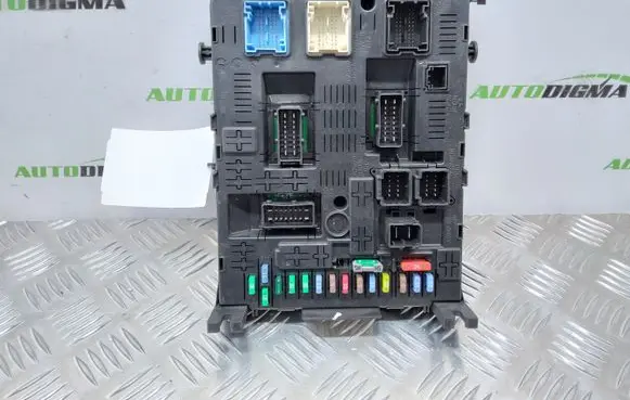 Peugeot 308 Fuse module 967847688001