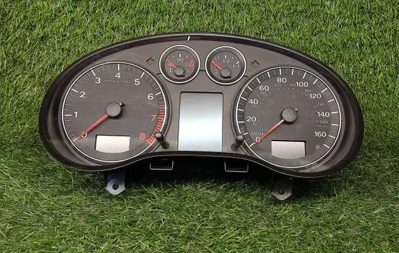 Audi A3 S3 8P Speedometer (instrument cluster) 8P0920981M