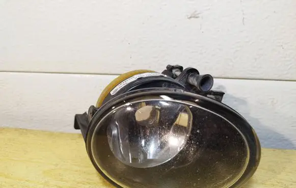 Volkswagen Touran I Front fog light 5K0941699A 01015101