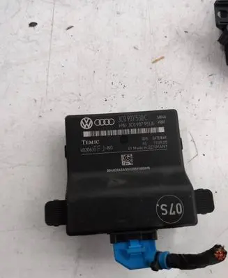 Volkswagen PASSAT B6 Gateway control module 3C0907530C