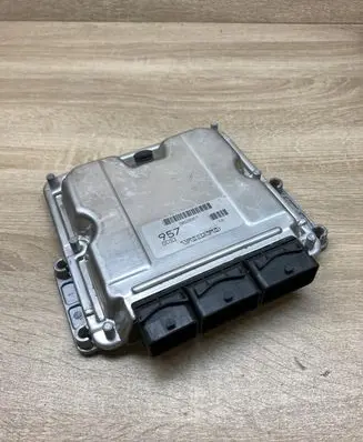 Volvo S40, V40 Engine control unit/module ECU 30620957 8200065996