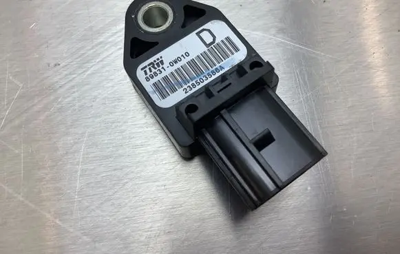 Toyota Corolla Verso AR10 Airbag deployment crash/impact sensor 898310W010 238503586A
