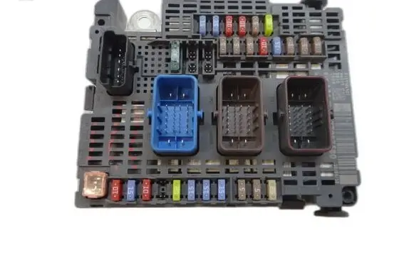 Peugeot 508 Fuse box set 9677987580