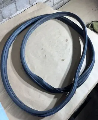 Ford Turneo Courier Front door rubber seal 