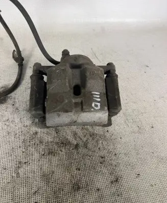 Toyota Prius (XW20) Front brake caliper
